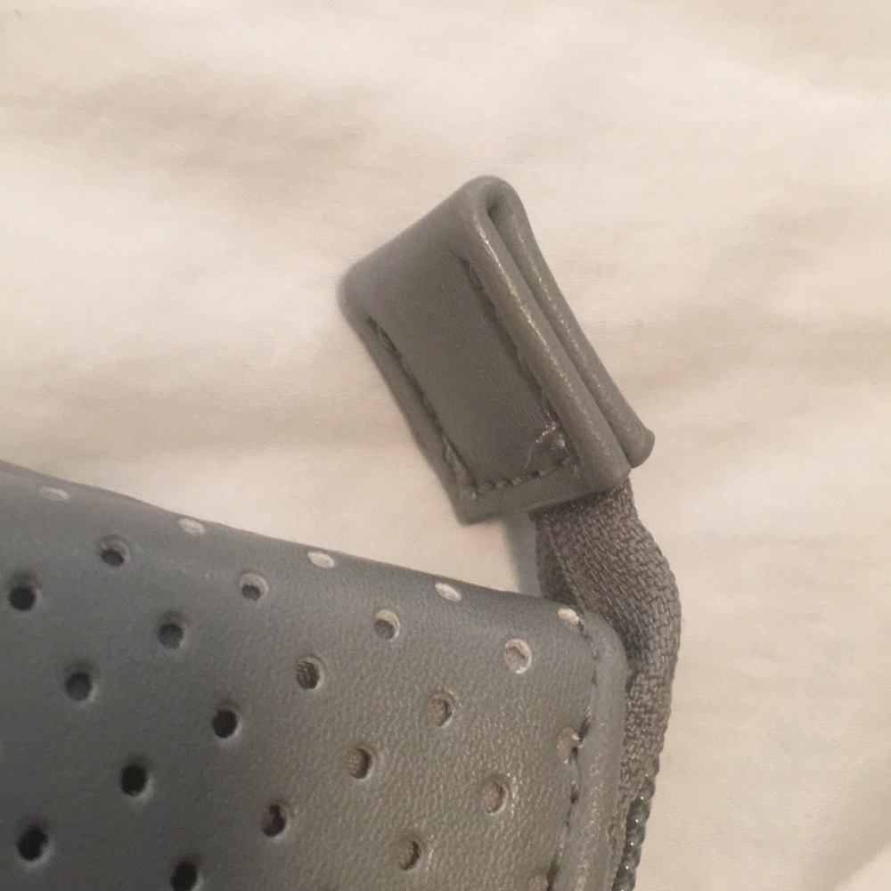 Honest beauty zippered pouch - Picture 7 of 9